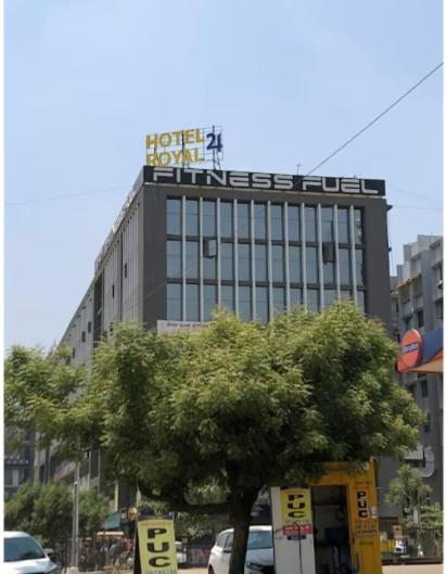 Hotel Royal 24 Ahmedabad Bagian luar foto